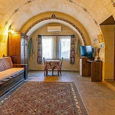 Walnut House Hotel 4*