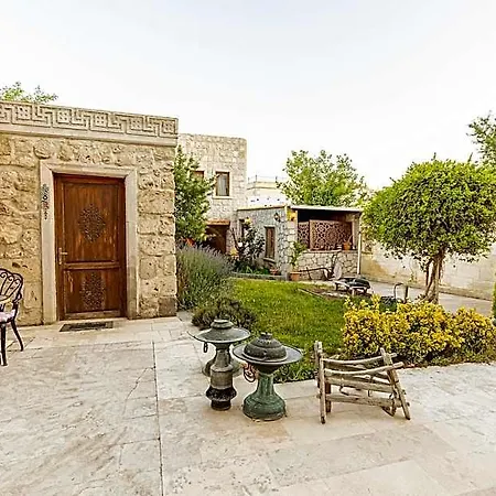 Walnut House Hotel 4*